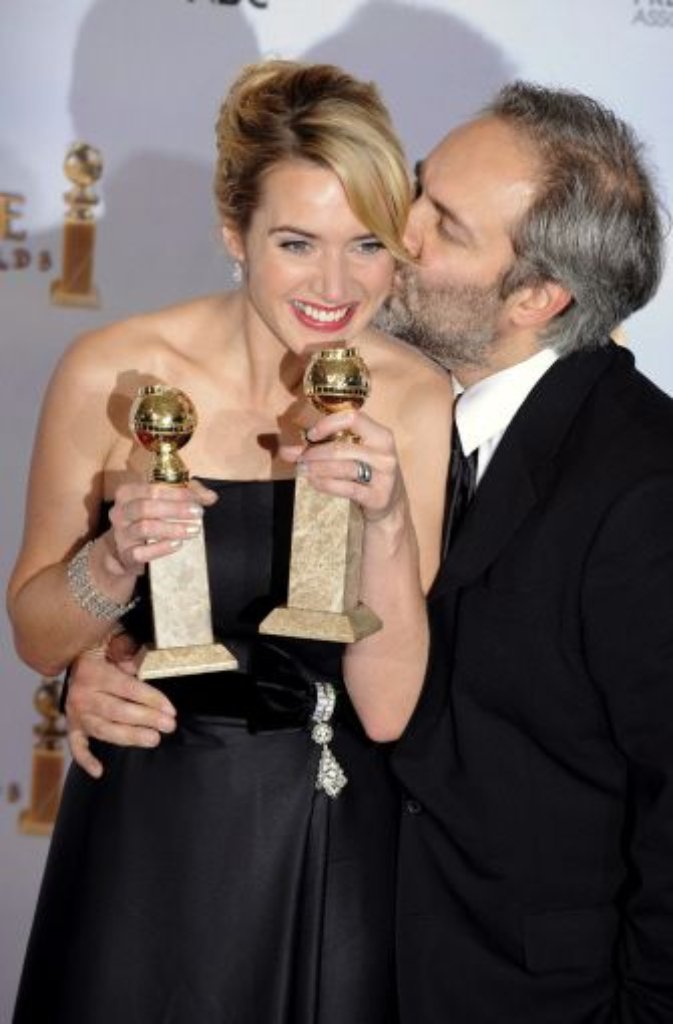 2009 ist das Jahr der vielen Triumphe. Bei den "Golden Globes" sahnt sie gleich doppelt ab: Als beste Haupt- ("Zeiten des Aufruhrs" und Nebendarstellerin ("Der Vorleser")...