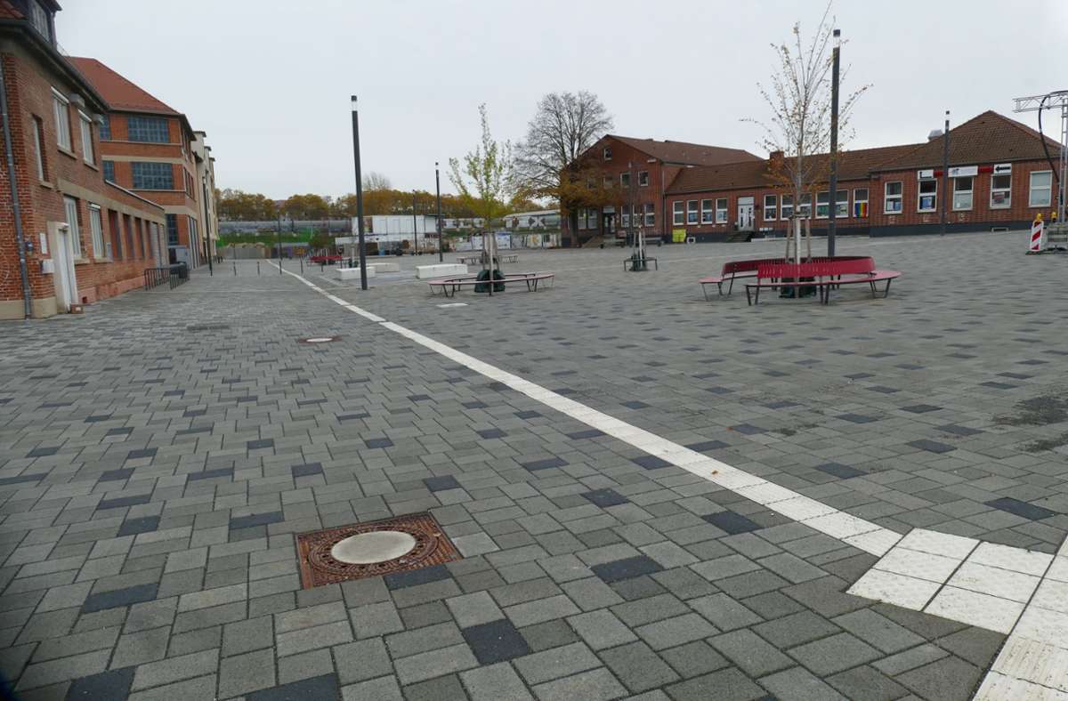 Der Marga-von-Etzdorf-Platz zwischen Stadtarchiv und dem Alten Zollamt ist bereits eingeweiht worden. Er dient als Treffpunkt und Veranstaltungsfläche.