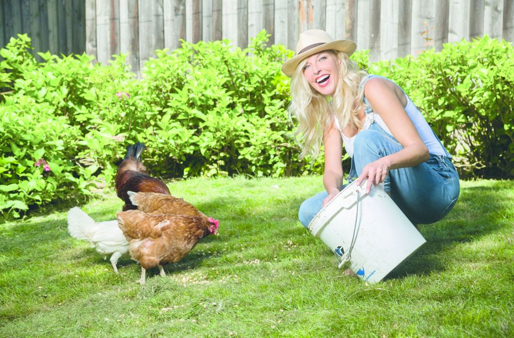 Auch die österreichische Unternehmerin Diana Langes Swarovski, eine der Erben des Swarovski-Konzerns, schätzt an Hühnern nicht nur die ständige Verfügbarkeit frischer Eier. Die Beschäftigung mit ihnen sei fast meditativ.