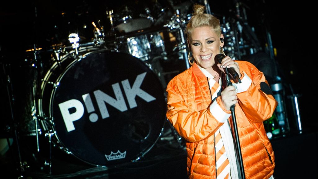  Große Ehre für Rockröhre Pink: Die US-Sängerin erhält Anfang Februar einen Stern auf dem berühmten „Walk of Fame“ auf dem Hollywood Boulevard. Gleich zwei Gastredner halten die Laudatio. 