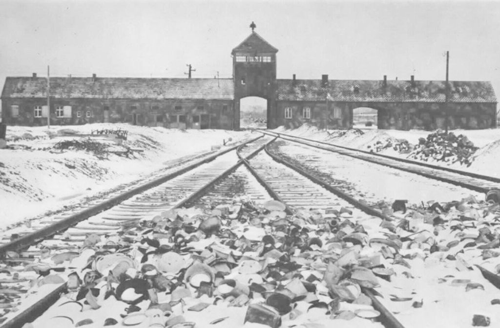 Der Eingang zum Konzentrationslager Auschwitz, in dem die Nazis zwischen 1,1 und 1,5 Millionen Menschen ermordeten.