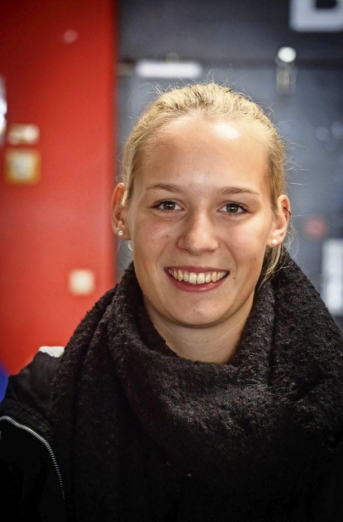 Anne Hansen, 20,Wirtschaftswissenschaften: „Nach einer Ausbildung zur Sport- und Fitness-Kauffrau will ich mein Abi nutzen. Zumal mich das Kauffmännische interessiert hat. Für Stuttgart habe ich mich entschieden, weil mein Freund hier wohnt.“