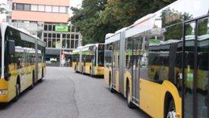 Rentner plant vierstöckigen Busbahnhof