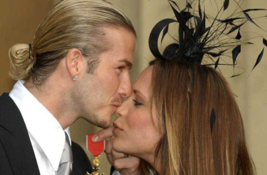Ein Küsschen für die Gattin: Seit zwölf Jahren sind David und Victoria Beckham verheiratet.