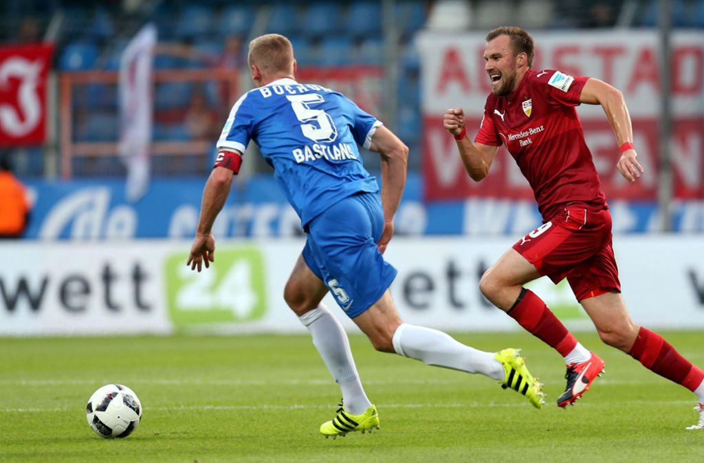 Im Duell mit seiner Heimatstadt Bochum holte Wolf bei seiner Premiere als VfB-Coach ein 1:1-Unentschieden.
