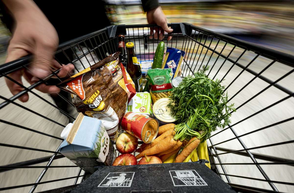 Deutsche geben relativ wenig Geld für Lebensmittel aus. Foto: dpa/Fabian Sommer