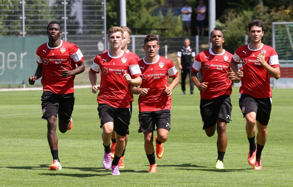 Der VfB Stuttgart startet in die Saison-Vorbereitung mit dem ersten öffentlichen Training unter dem neuen Trainer Armin Veh.