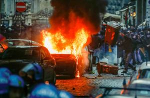 Straßenschlacht von Neapel sorgt für Entsetzen