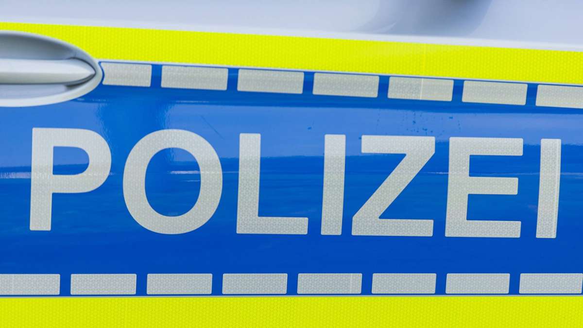 Unfall in Ludwigsburg: Alkoholfahrt endet für 36-Jährigen am Ampelmast