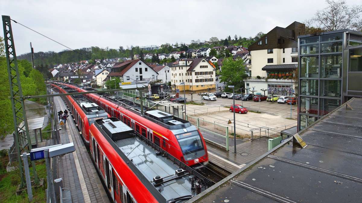  Die Neugestaltung des Wernauer Bahnhofsvorplatzes zieht sich hin. Der Gemeinderat ist aber entschlossen, schon vorab eine öffentliche Toilette zu bauen. 