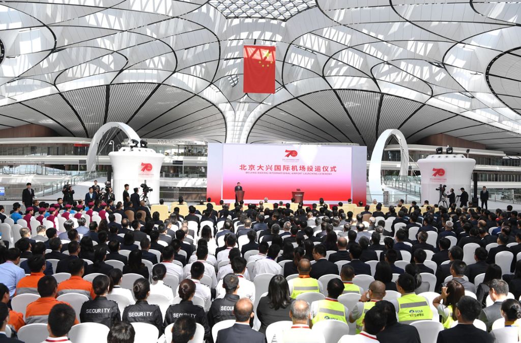 Chinas Staats- und Parteichef Xi Jinping weihte den Riesenbau am Mittwoch offiziell ein.