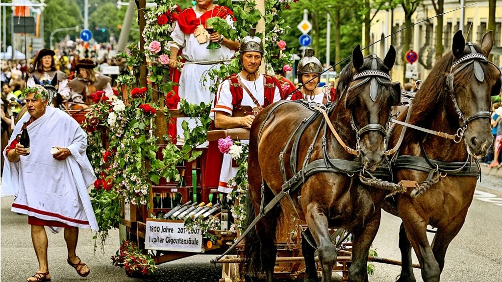 Ludwigsburger Pferdemarkt kommt glimpflich davon: Erst das Gewitter, dann der Umzug