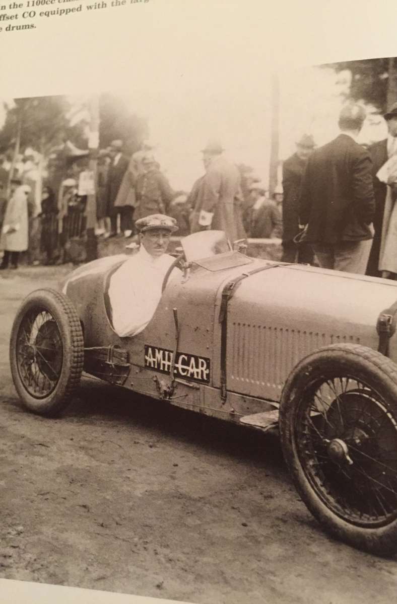 Legendäre Marke für OIdtimerfans: Der französische Autohersteller Amilcar fertigte vor dem zweiten Weltkrieg Sportwagen, die bei Promis beliebt waren und wichtige Rennen gewannen.
