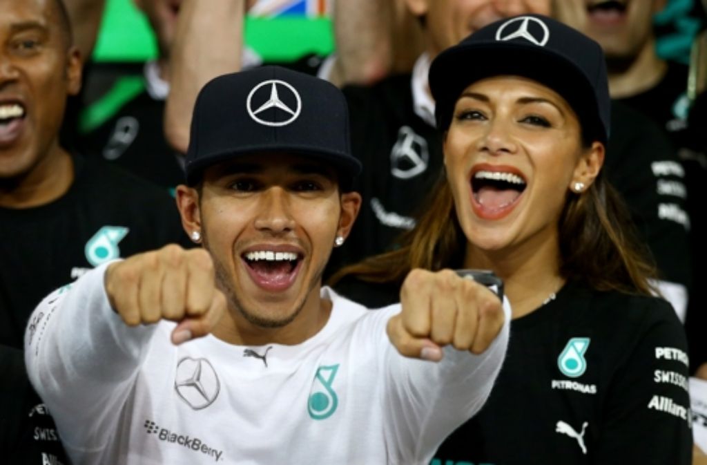 Lewis Hamilton feiert nach dem Alptraum-Finale in Abu Dhabi mit seiner Frundin Nicole Scherzinger seinen Formel-1-WM-Sieg.