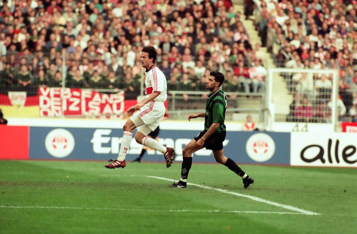 Der VfB blieb aber torhungrig: Fredi Bobic legte seine Treffer zwei und drei nach und setzte sich damit an die Spitze der Bundesliga-Torjägerliste.