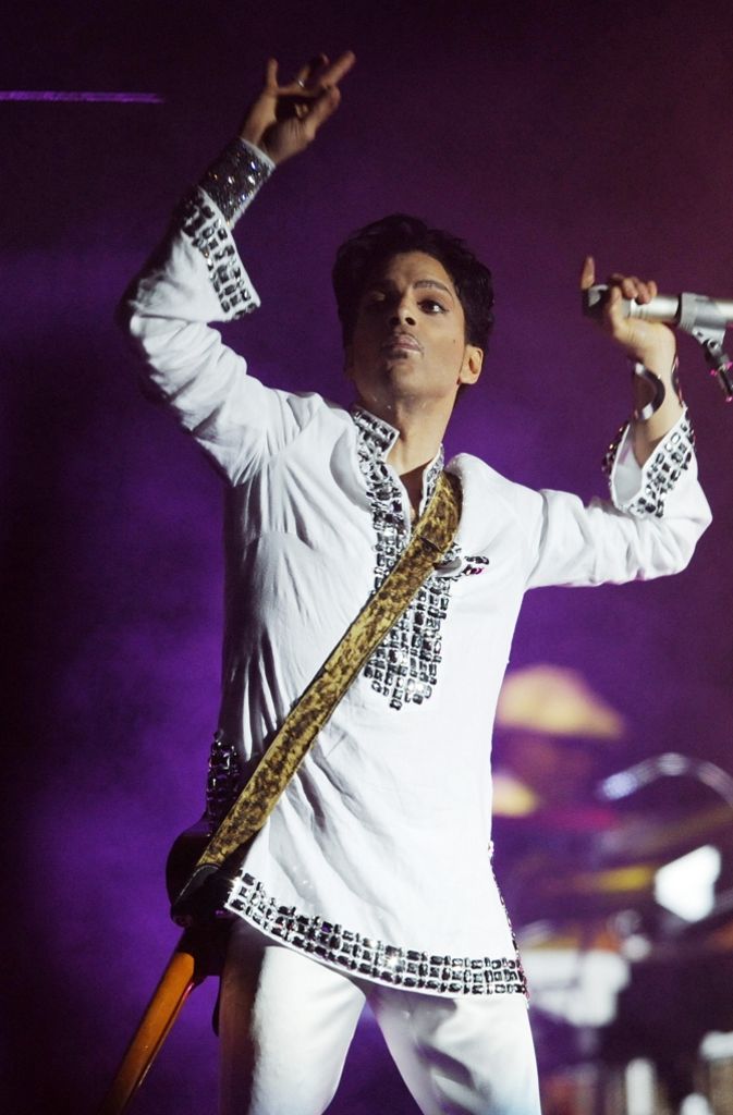 Prince war einer der bekanntesten Popstars der Welt. Seinen internationalen Durchbruch schaffte der exzentrische Musiker mit dem Album Purple Rain und der gleichnamigen Single im Jahr 1984.