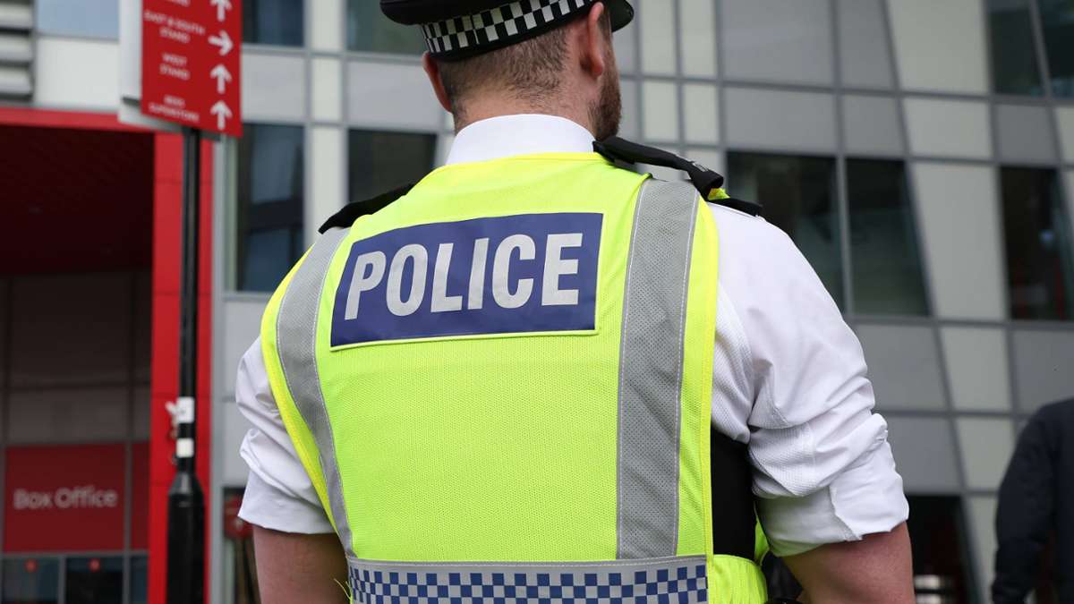 England: Sex im Streifenwagen –  Bewährung für Ex-Polizisten