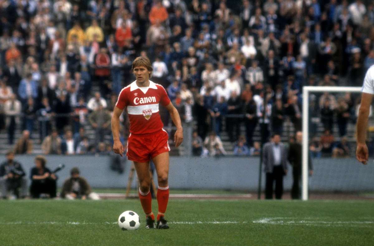 Im Zeitraum von 1977 bis 1981 lief der Tiroler Roland Hattenberger für den VfB auf und wurde 1979 Vizemeister. In 125 Pflichtspielen für den VfB gelangen dem Mittelfeldspieler 10 Treffer.