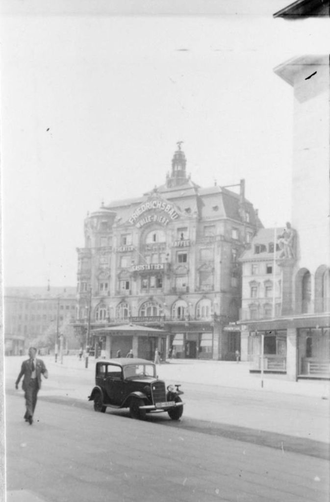 Friedrichsbau Varieté im Jahr 1942.