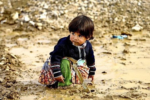 Die Krise in Syrien ist Ursprung der größten Flüchtlingsbewegung unserer Zeit. Dieses syrische Mädchen ist mit seiner Familie in den Libanon geflohen. Foto: AP