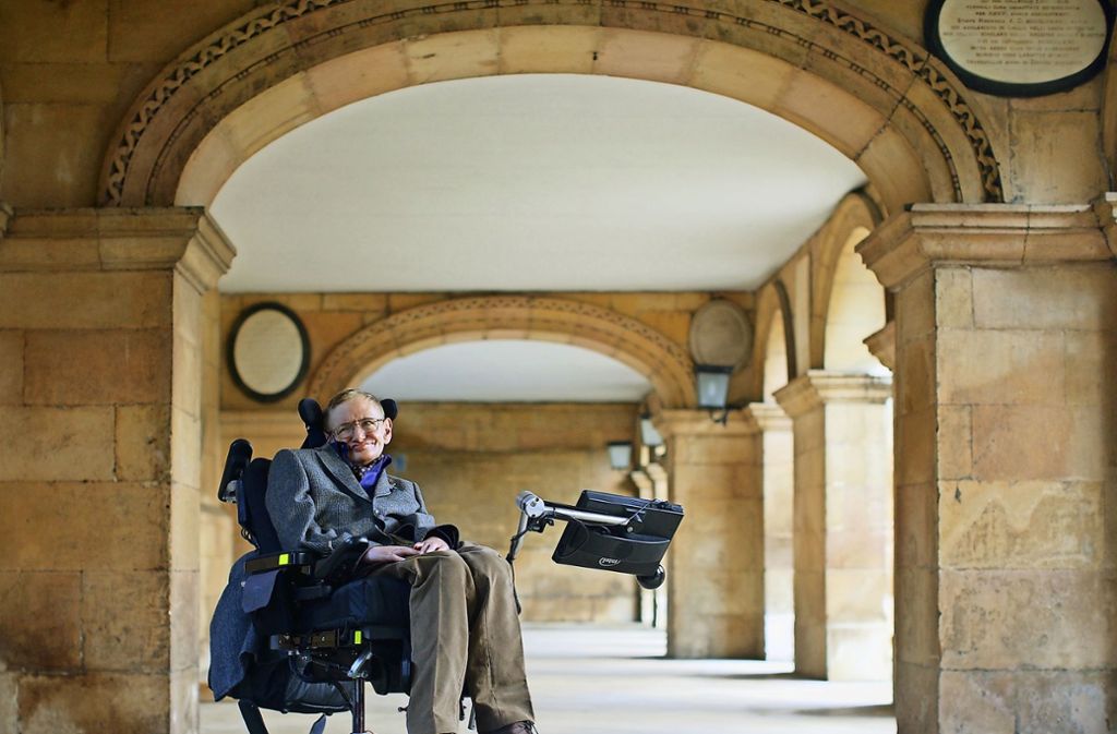 Stephen Hawkings Leben wurde auch verfilmt – er kam 2013 persönlich zur Galavorstellung. Foto: AFP (2), Mauritius