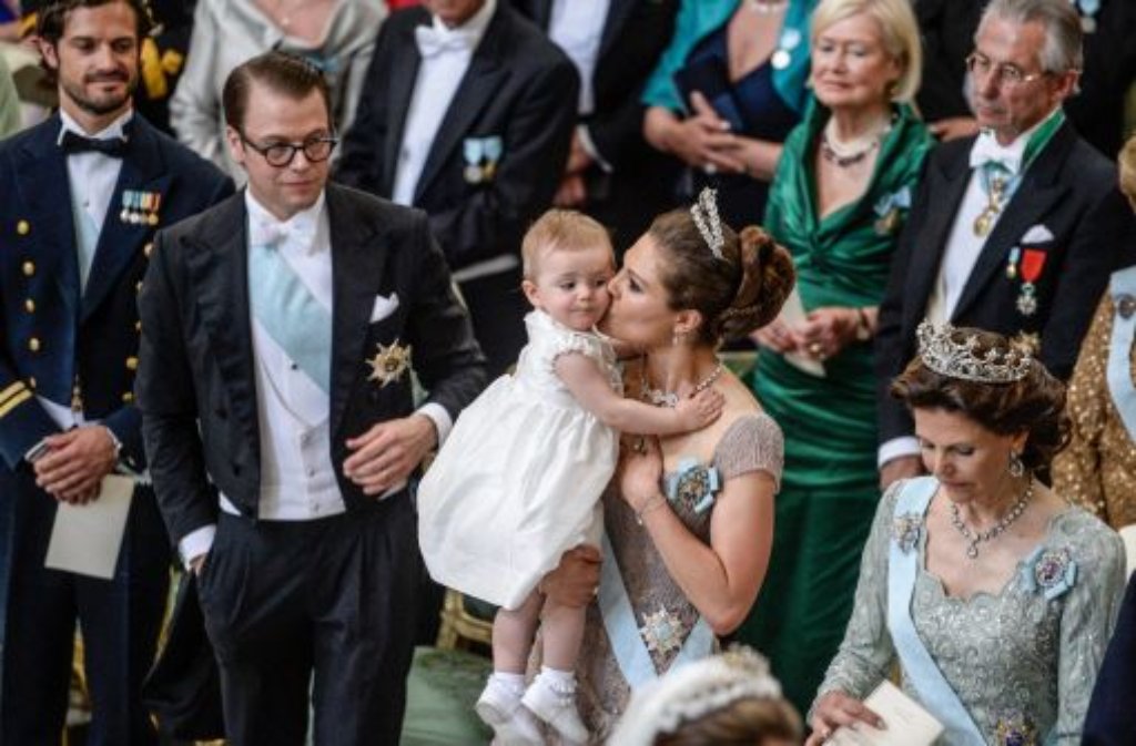 Von links nach rechts: Prinz Carl Philip, Prinz Daniel, Prinzessin Estelle, Kronprinzessin Victoria and Königin Silvia von Schweden.