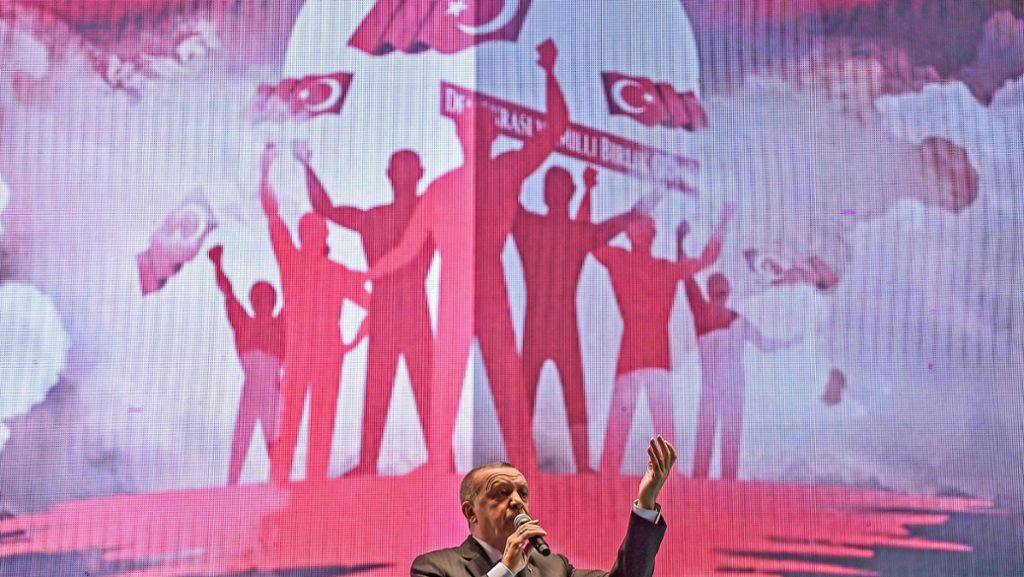 Staatspräsident Recep Tayyip Erdogan: Scharfes Anti-Terror-Paket in der Türkei