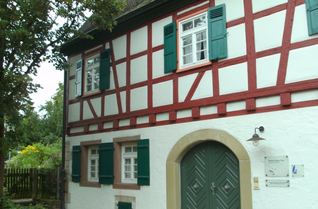 Am Christian-Wagner-Haus in Warmbronn beginnt der Dichterpfad.