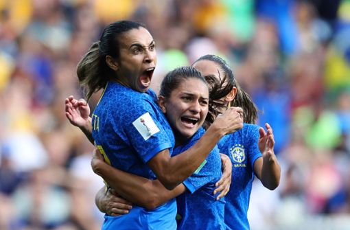 Marta (links) bejubelt ihren Treffer Foto: Getty Images