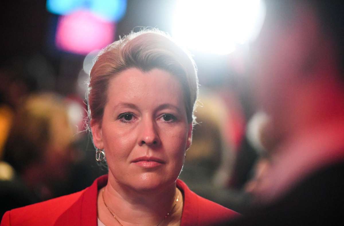 Berlins amtierende Bürgermeisterin Franziska Giffey (SPD) hat die Wahl verloren – und könnte trotzdem Regierungschefin bleiben. Das haben vor ihr schon andere geschafft.
