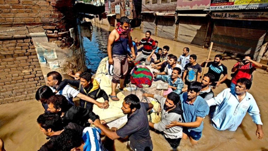 Überschwemmungen in Kaschmir: Millionen sind auf der Flucht