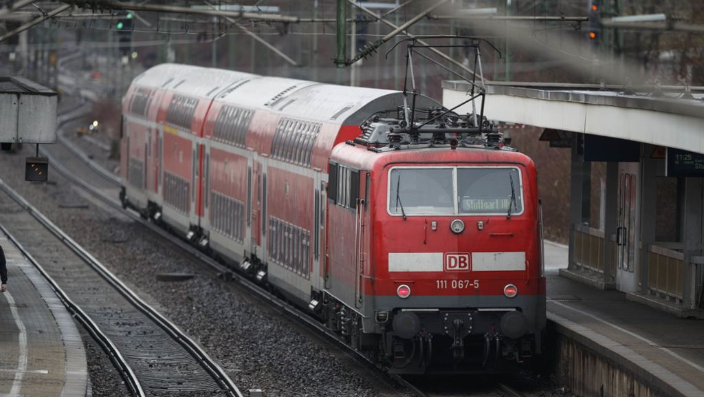 Bahnhof in Wahlheim: Zug wegen Rauchentwicklung evakuiert