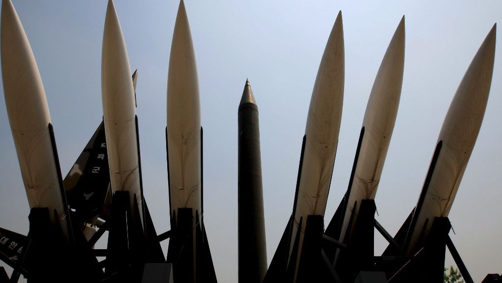 Südkorea und Japan berichten: Nordkorea schießt Rakete über Japan