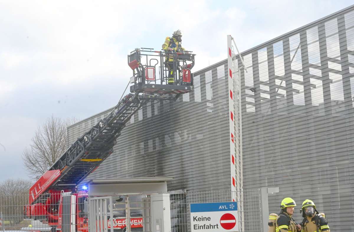 Die Feuerwehren aus Tamm und Bietigheim-Bissingen rückten mit sechs Fahrzeugen an.
