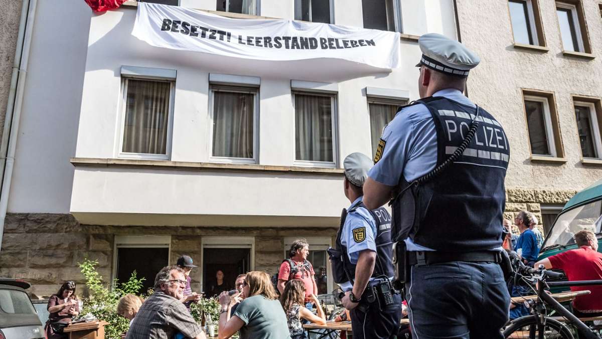 Prozess in Stuttgart wegen besetzten Hauses: Stadträte Adler, Pantisano und Rockenbauch vor Gericht