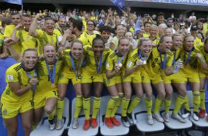 Schwedinnen nach 2:1 gegen England auf Platz drei