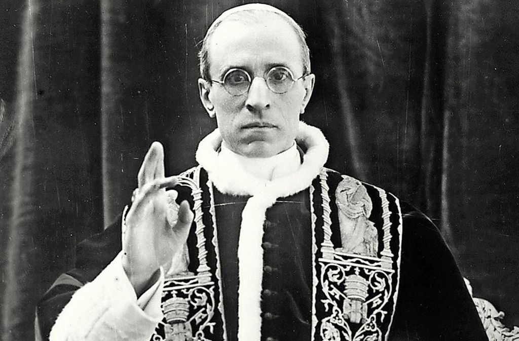 Pius XII. war während des Zweiten Weltkriegs Oberhaupt der katholischen Kirche, sein Pontifikat mit fast 20 Jahren ist eines der längsten und zugleich  umstrittensten. Foto: Picture Alliance/dpa/Files