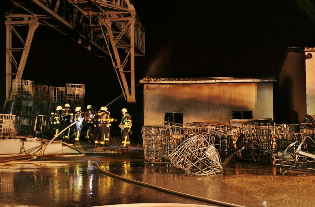 Verletzt wurde bei dem Feuer niemand. Der Schaden wird auf etwa 15.000 Euro geschätzt.