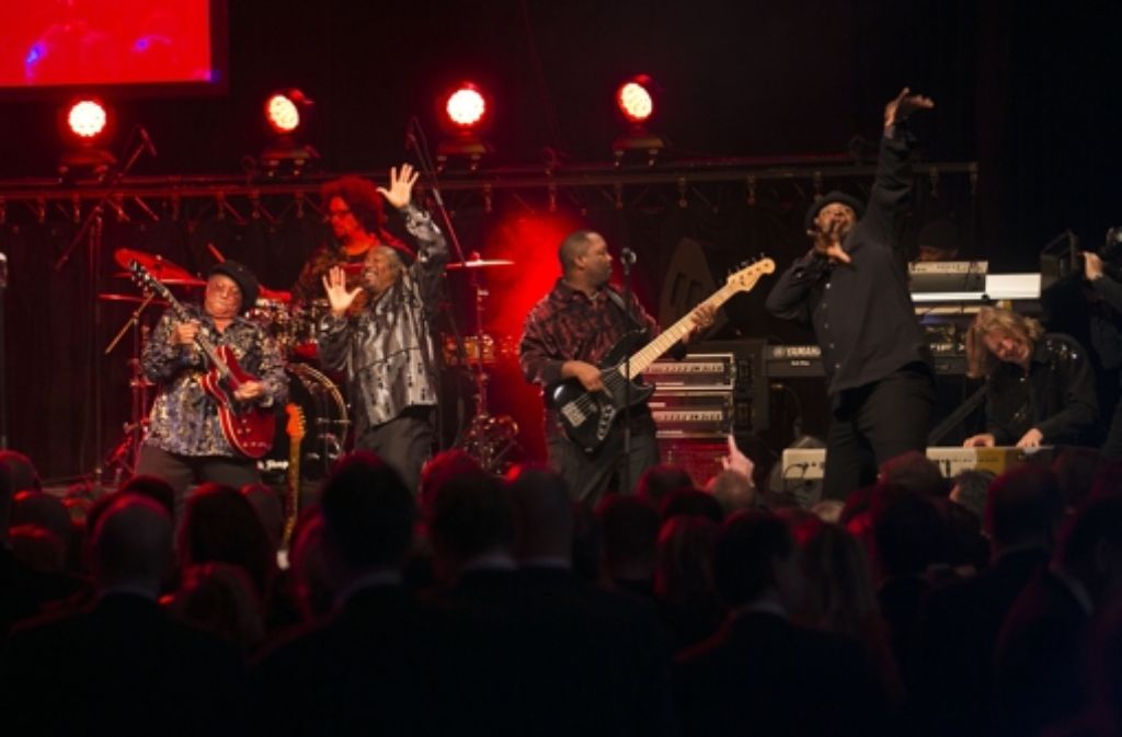 Die Band „Earth, Wind and Fire Experience“ mit „The Al McKay Allstars“