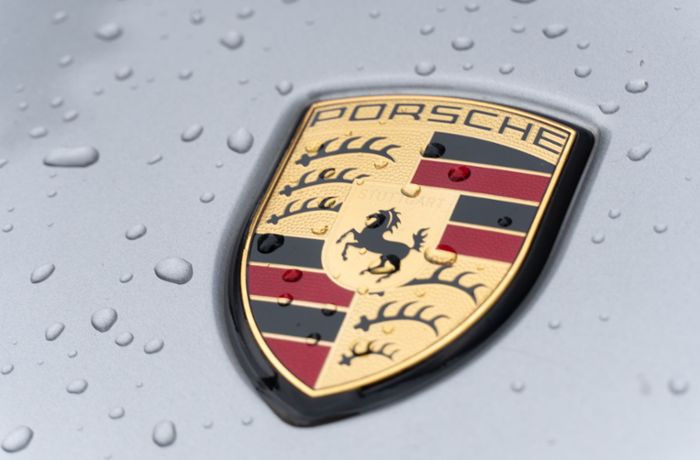 Porsche aufgebockt und Räder geklaut