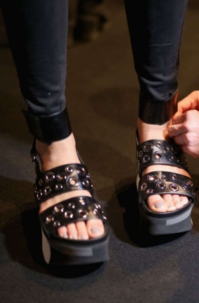 Extravagante Schuhe gehören häufig zum Outfit auf dem Catwalk.