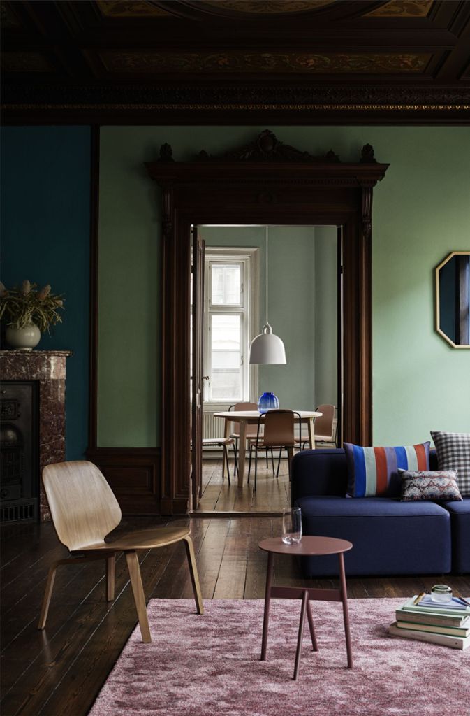 Gedeckte Farben, bequeme Stühle und Modulsofas liegen im Trend auf der Möbelmesse Köln, auch bei Normann Copenhagen.
