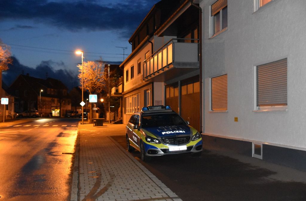 Bei einem mutmaßlichen Familiendrama im baden-württembergischen Winterlingen ist eine 41-jährige Frau getötet worden.