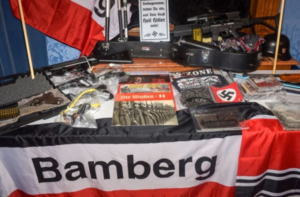 Erfolg für die Polizei in Franken – für die geplanten Taten wurde kiloweise pyrotechnisches Material aus Osteuropa bestellt, darunter sogenannte Kugelbomben. Foto: dpa