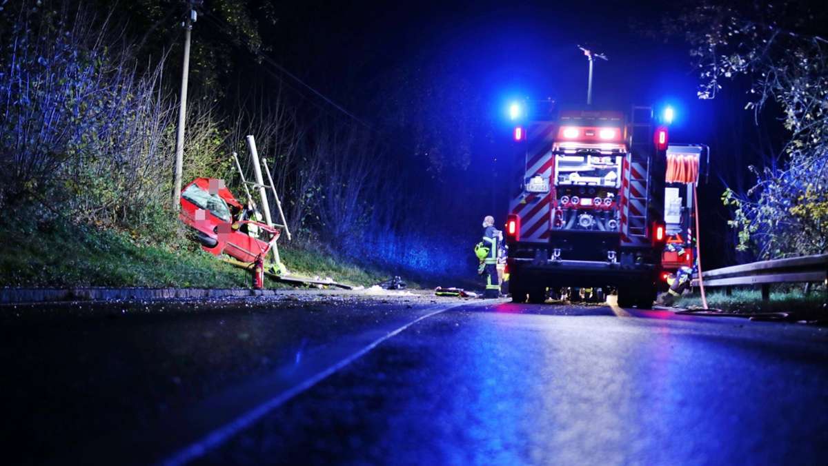 L1124 nahe Erdmannhausen: Autofahrer verliert Kontrolle über Wagen – 36-Jähriger tot