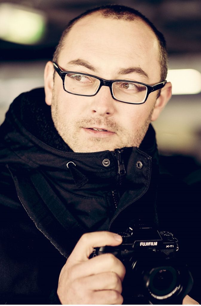Max Kovalenko (36) ist in der ehemaligen UDSSR geboren. Seit 2010 arbeitet er als freier Fotograf für Zeitungen und Unternehmen, 2014 war er Mitgründer der Fotoagentur Lichtgut.