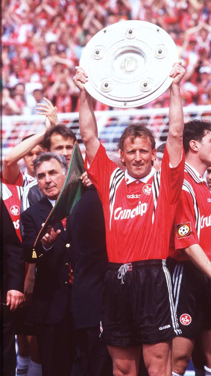In der Saison 97/98 wird Andreas Brehme mit dem Bundesligaaufsteiger 1. FC Kaiserslautern Deutscher Meister.