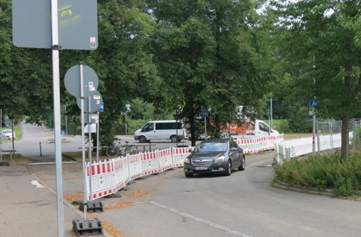 Während der Dauer der Umleitung dürfen die Autofahrer nur von der Aulendorfer Straße hinauf in die Birkheckenstraße fahren – nicht aber umgekehrt. Foto: Julia Bosch
