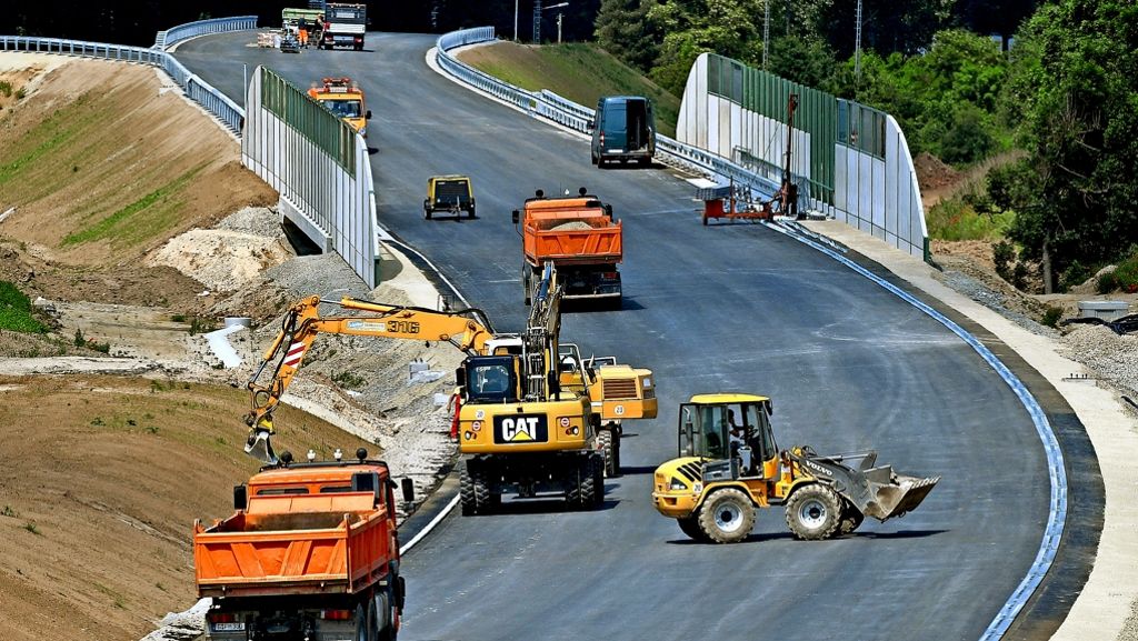 Investitionsstau bei Fernstraßen: Rüffel vom Verkehrsminister