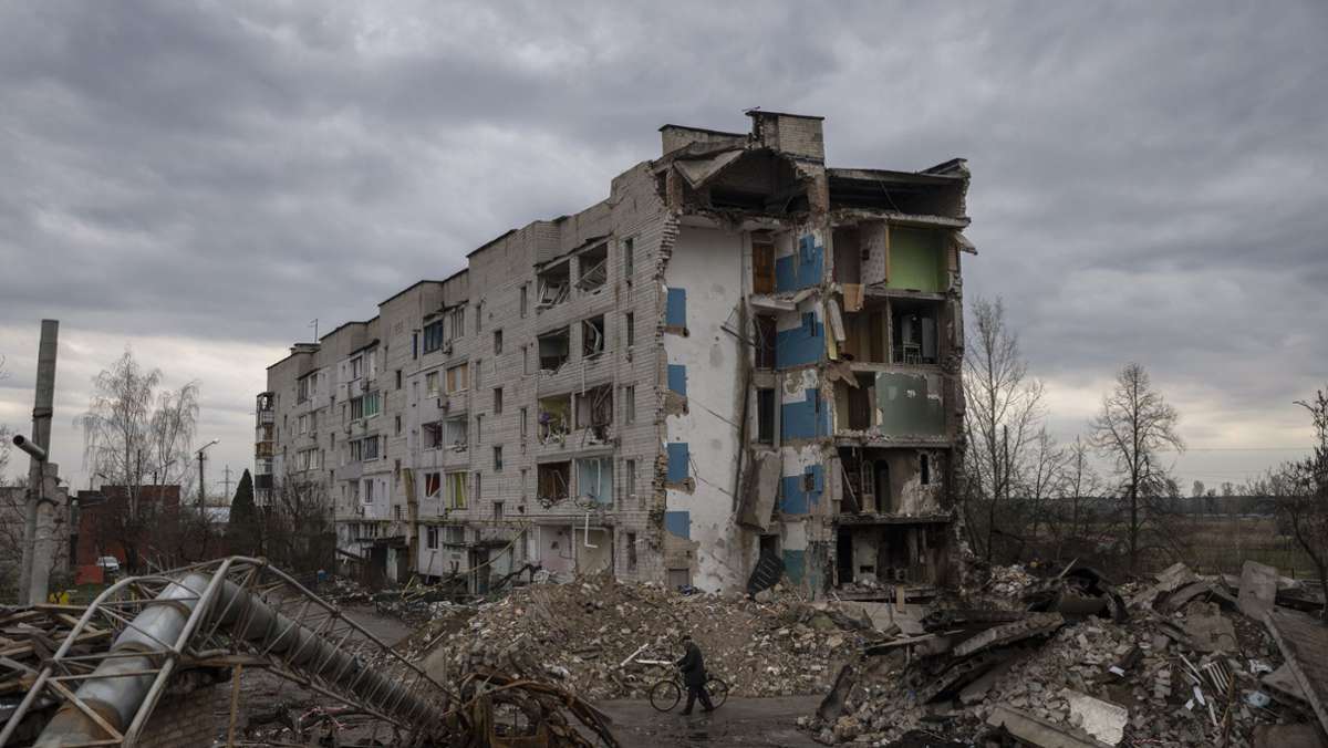 Banksy in der Ukraine: Künstler bestätigt Werk auf zerstörtem Haus